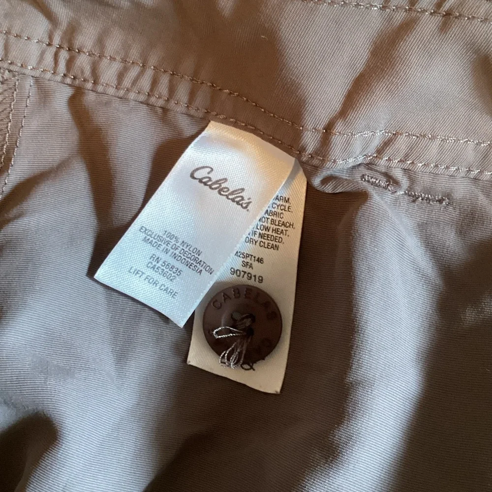 Cabela's Men's Tan Zip-Off Cargo Pants Size 34/32